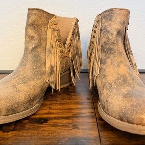 Circle G Tan Leather Cowboy Boots with Fringe Accent